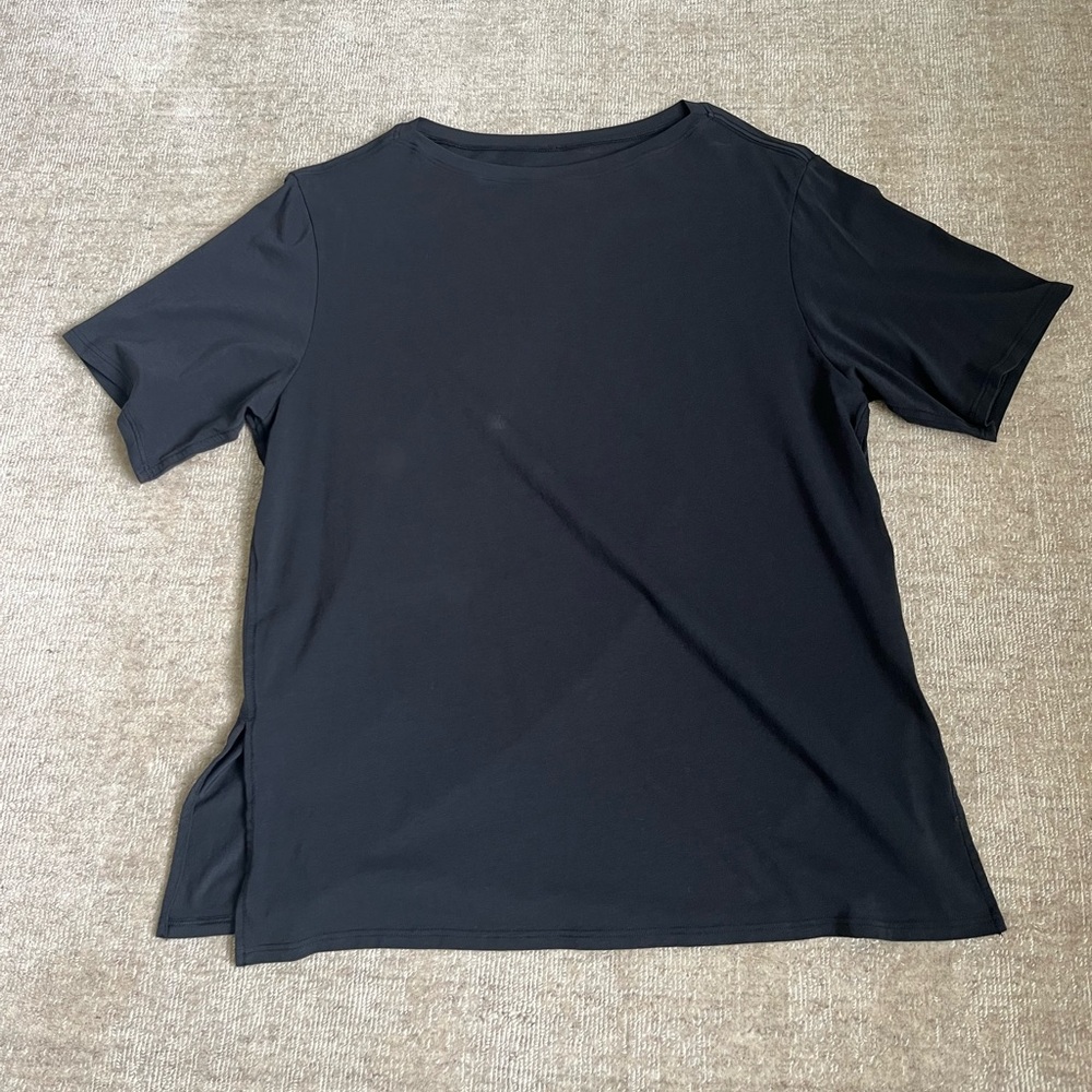 Lululemon women’s black boat neck tee